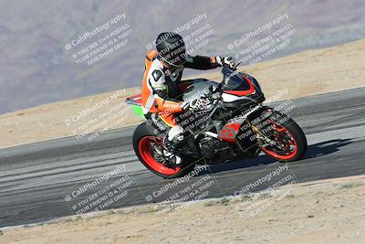 media/Dec-01-2025-Moto Forza (Mon) [[2daa91e15f]]/2-Intermediate Group/Session 4 Turn 9/